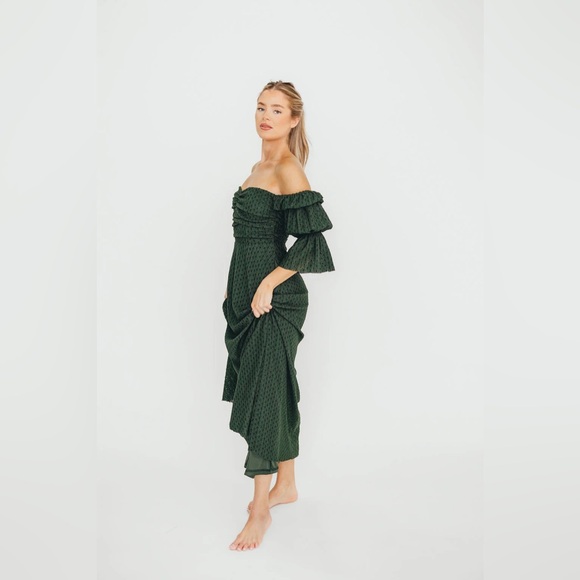 Tiered sleeve maxi dress with pockets in Hunter Green. Size small. - Picture 1 of 3